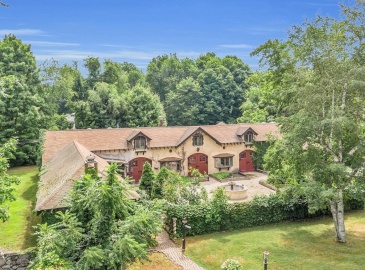 1518 Great Pond Rd, North Andover, Massachusetts, 5 Bedrooms Bedrooms, 11 Rooms Rooms,2 BathroomsBathrooms,Residential,For Sale,Great Pond Rd,73268353