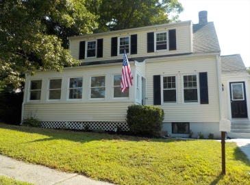 32 Prospect St, Northbridge, Massachusetts, 3 Bedrooms Bedrooms, 6 Rooms Rooms,2 BathroomsBathrooms,Residential,For Sale,Prospect St,73274552