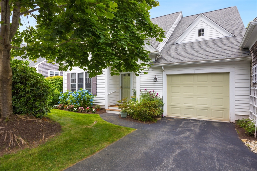 9 Stratford Ridge, Mashpee, Massachusetts, 2 Bedrooms Bedrooms, 6 Rooms Rooms,2.5 BathroomsBathrooms,Residential,For Sale,Stratford Ridge,73263528
