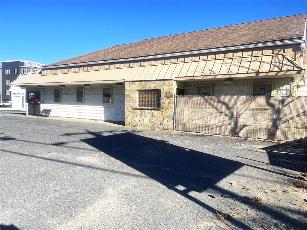 1030 Central St, Leominster, Massachusetts, ,Commercial Sale,For Sale,Central St,73314059