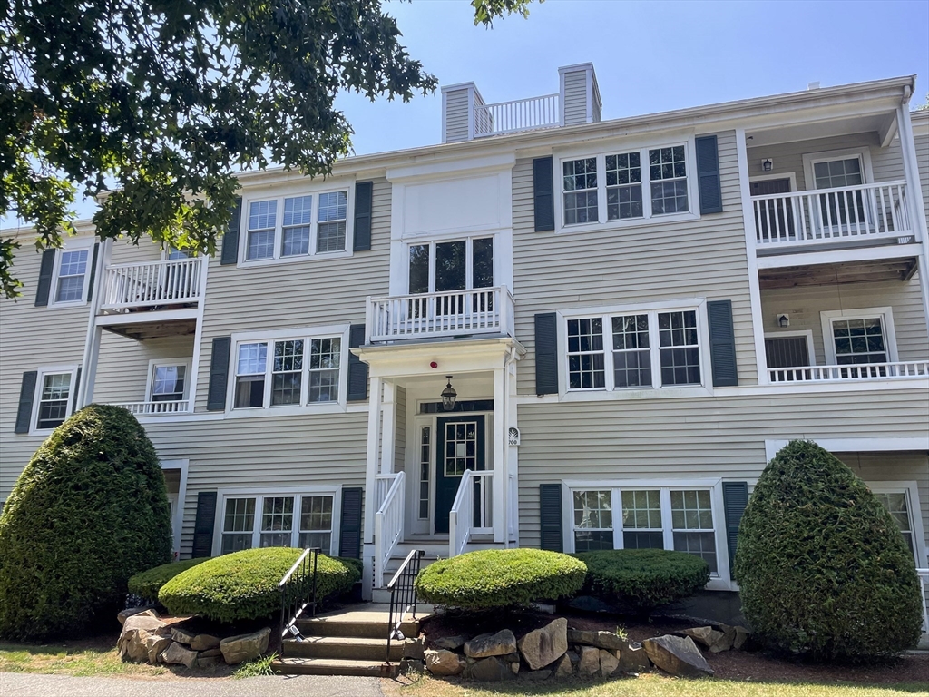 700 Brookside Drive, Andover, Massachusetts, 3 Bedrooms Bedrooms, 6 Rooms Rooms,2 BathroomsBathrooms,Residential Lease,For Rent,Brookside Drive,73314364