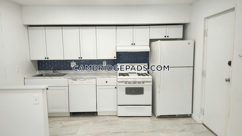 20 Hubbard Ave., Cambridge, Massachusetts, 3 Bedrooms Bedrooms, 4 Rooms Rooms,2 BathroomsBathrooms,Residential Lease,For Rent,Hubbard Ave.,73314534