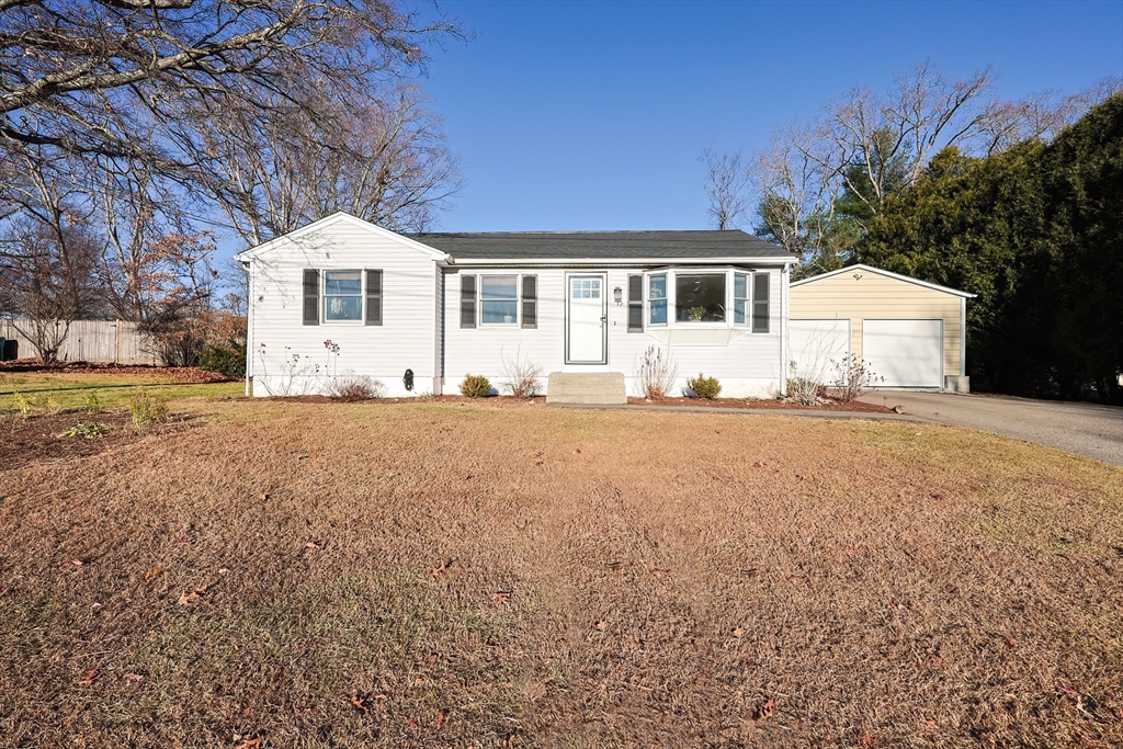 32 Sunset Ave, Oxford, Massachusetts, 3 Bedrooms Bedrooms, 5 Rooms Rooms,1 BathroomBathrooms,Residential,For Sale,Sunset Ave,73314573