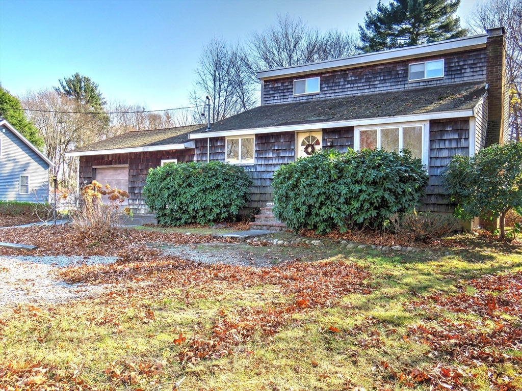 80 Vineyard Rd., Abington, Massachusetts, 3 Bedrooms Bedrooms, 7 Rooms Rooms,1 BathroomBathrooms,Residential,For Sale,Vineyard Rd.,73314366