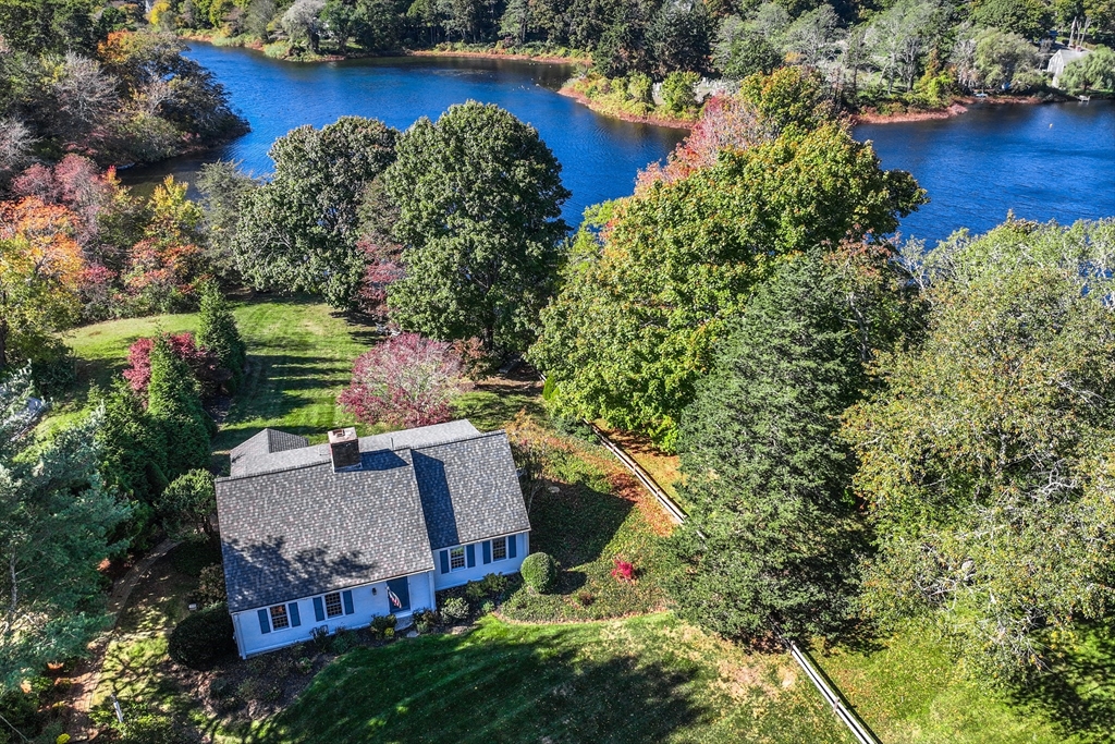 20 Water Street, Sandwich, Massachusetts, 4 Bedrooms Bedrooms, 7 Rooms Rooms,3 BathroomsBathrooms,Residential,For Sale,Water Street,73314372