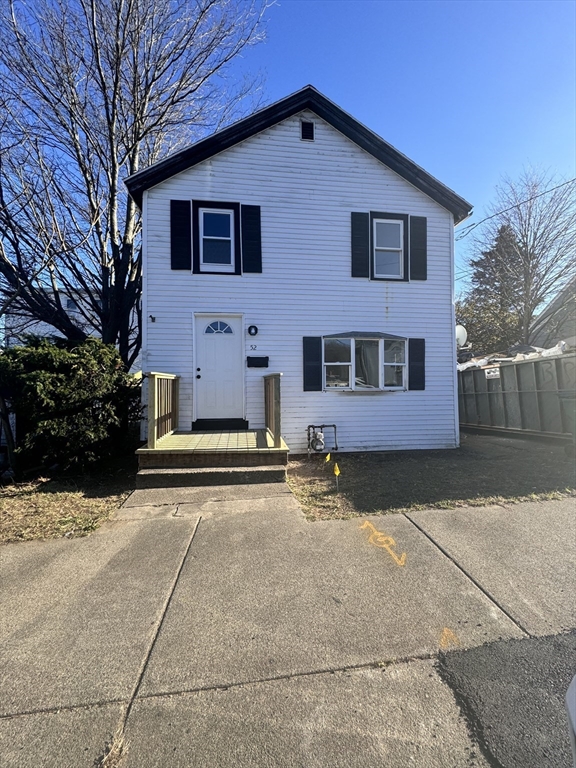 52 Western Ave, Lynn, Massachusetts, 3 Bedrooms Bedrooms, 5 Rooms Rooms,1 BathroomBathrooms,Residential Lease,For Rent,Western Ave,73314365