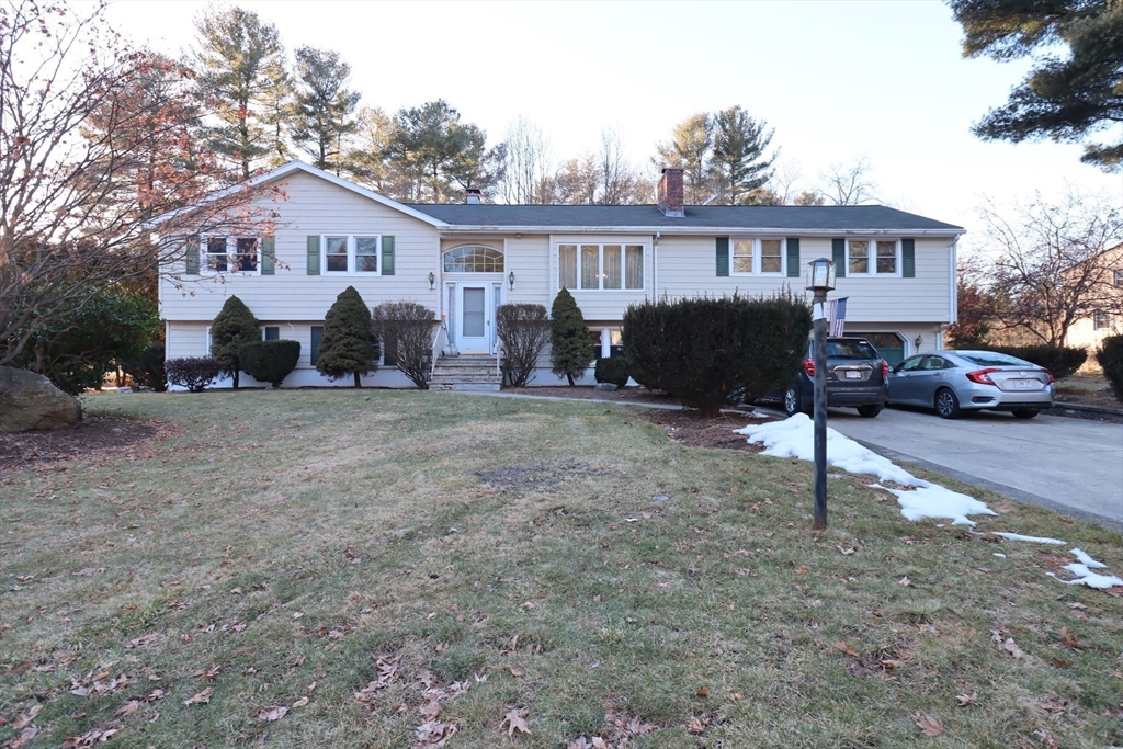 7 Otter Cir, Billerica, Massachusetts, 5 Bedrooms Bedrooms, 10 Rooms Rooms,3 BathroomsBathrooms,Residential,For Sale,Otter Cir,73314403