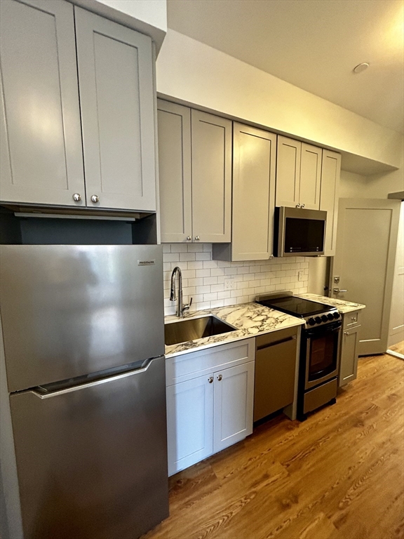 86 Saint Botolph Street, Boston, Massachusetts, 2 Bedrooms Bedrooms, 4 Rooms Rooms,1 BathroomBathrooms,Residential Lease,For Rent,Saint Botolph Street,73314432