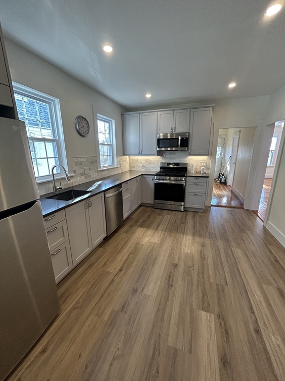 99 Dexter Ave, Watertown, Massachusetts, 3 Bedrooms Bedrooms, 7 Rooms Rooms,1.5 BathroomsBathrooms,Residential Lease,For Rent,Dexter Ave,73314661