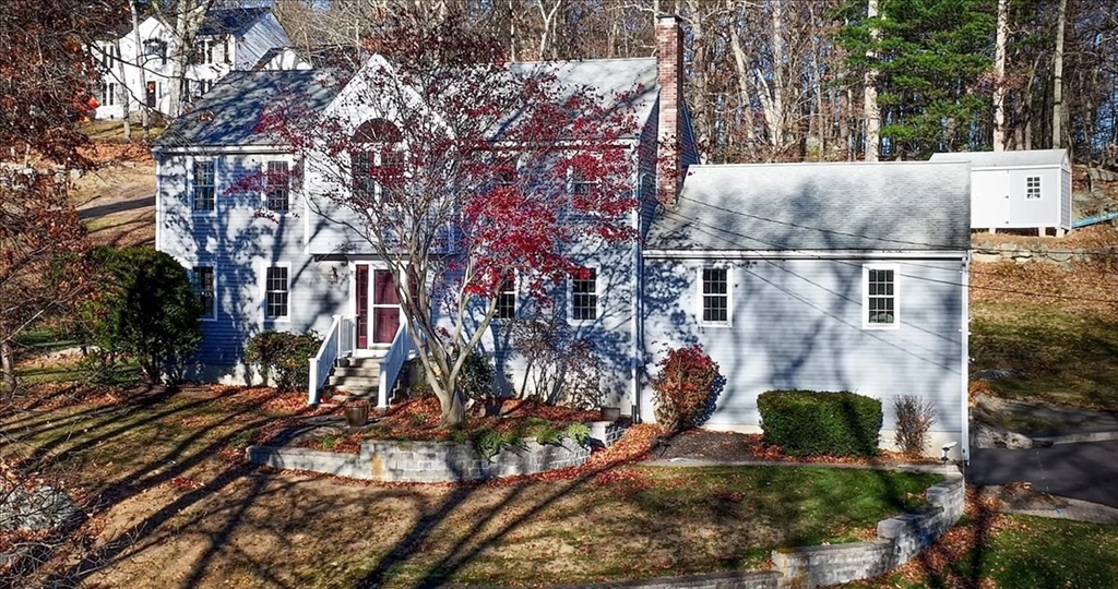 3 Kalen Cir., Milford, Massachusetts, 4 Bedrooms Bedrooms, 10 Rooms Rooms,2.5 BathroomsBathrooms,Residential,For Sale,Kalen Cir.,73314761