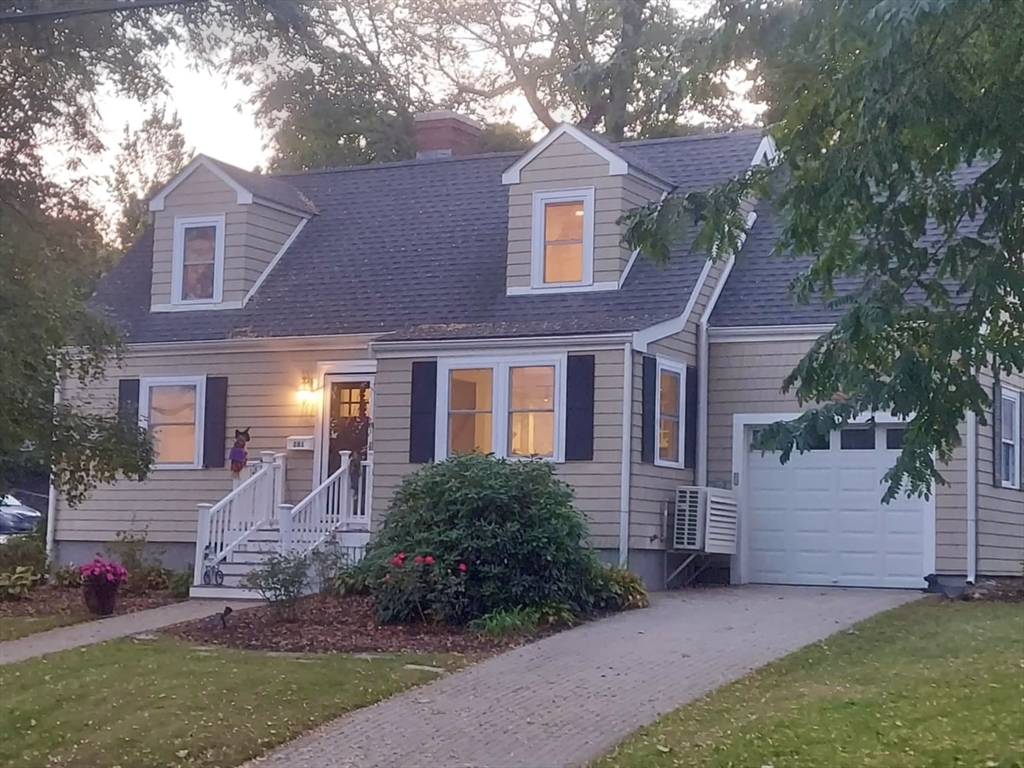 281 West Shore Drive, Marblehead, Massachusetts, 3 Bedrooms Bedrooms, 6 Rooms Rooms,1.5 BathroomsBathrooms,Residential,For Sale,West Shore Drive,73314763