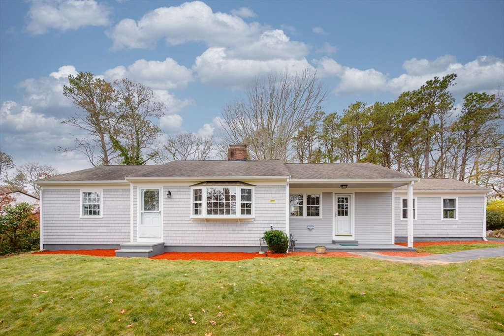 101 Maushop, Barnstable, Massachusetts, 3 Bedrooms Bedrooms, 6 Rooms Rooms,2.5 BathroomsBathrooms,Residential,For Sale,Maushop,73314770