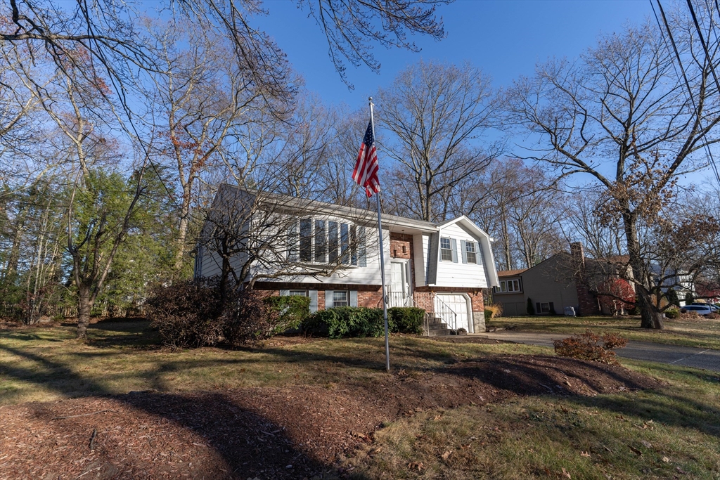 47 Harding St, Milford, Massachusetts, 2 Bedrooms Bedrooms, 5 Rooms Rooms,2 BathroomsBathrooms,Residential,For Sale,Harding St,73314786