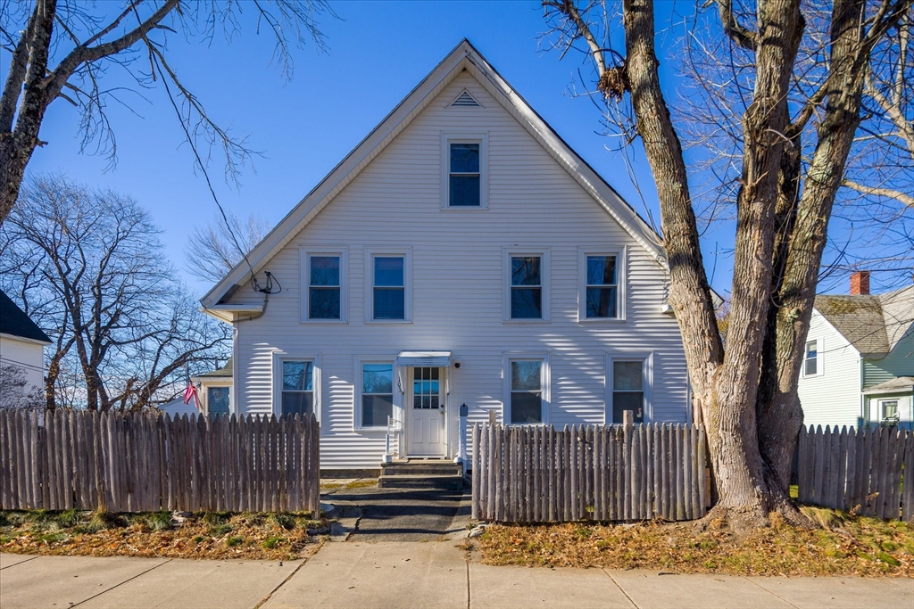 103 Pine St, Gardner, Massachusetts, 5 Bedrooms Bedrooms, 10 Rooms Rooms,1.5 BathroomsBathrooms,Residential Income,For Sale,Pine St,73314798