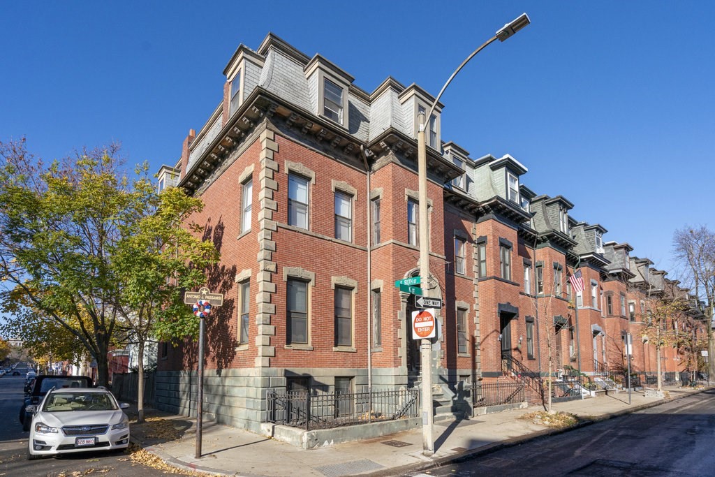 305 K Street, Boston, Massachusetts, 14 Rooms Rooms,Residential Income,For Sale,K Street,73314843