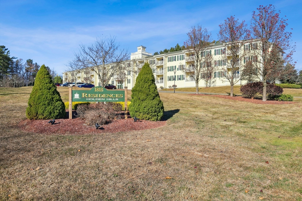 1818 Main Street, Holden, Massachusetts, 1 Bedroom Bedrooms, 3 Rooms Rooms,1 BathroomBathrooms,Residential,For Sale,Main Street,73314855