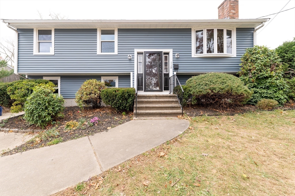 112 Arborway Dr, Braintree, Massachusetts, 3 Bedrooms Bedrooms, 9 Rooms Rooms,2 BathroomsBathrooms,Residential,For Sale,Arborway Dr,73314909