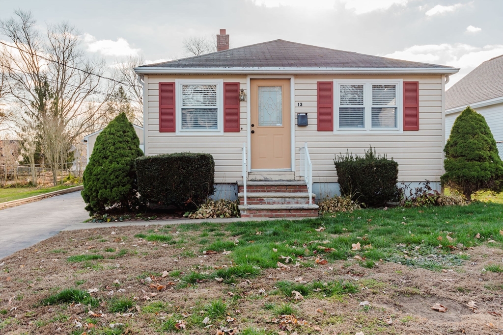 13 Cooper St, Taunton, Massachusetts, 2 Bedrooms Bedrooms, 4 Rooms Rooms,1 BathroomBathrooms,Residential,For Sale,Cooper St,73314915