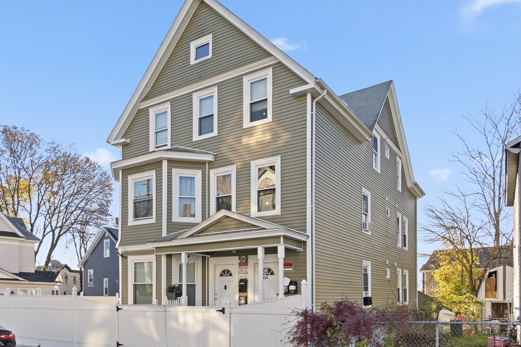 412-414 High St, Lawrence, Massachusetts, 10 Bedrooms Bedrooms, 16 Rooms Rooms,3 BathroomsBathrooms,Residential Income,For Sale,High St,73314950