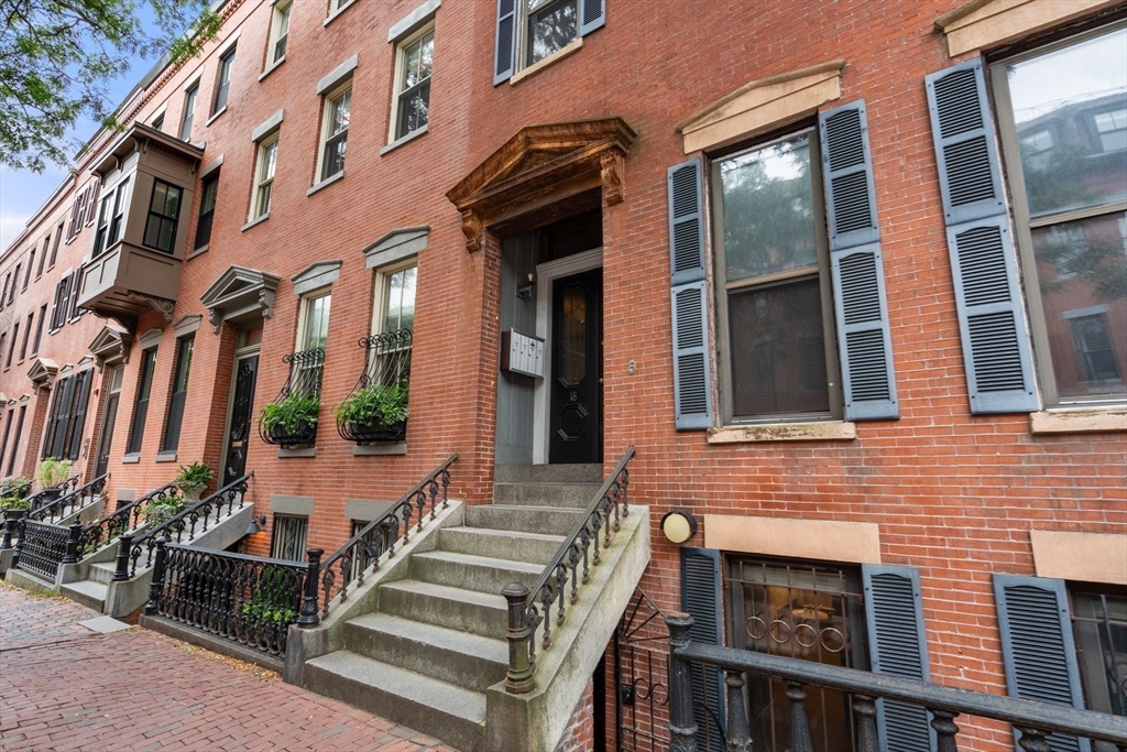 18 Milford St., Boston, Massachusetts, 6 Bedrooms Bedrooms, 14 Rooms Rooms,6 BathroomsBathrooms,Residential,For Sale,Milford St.,73314960