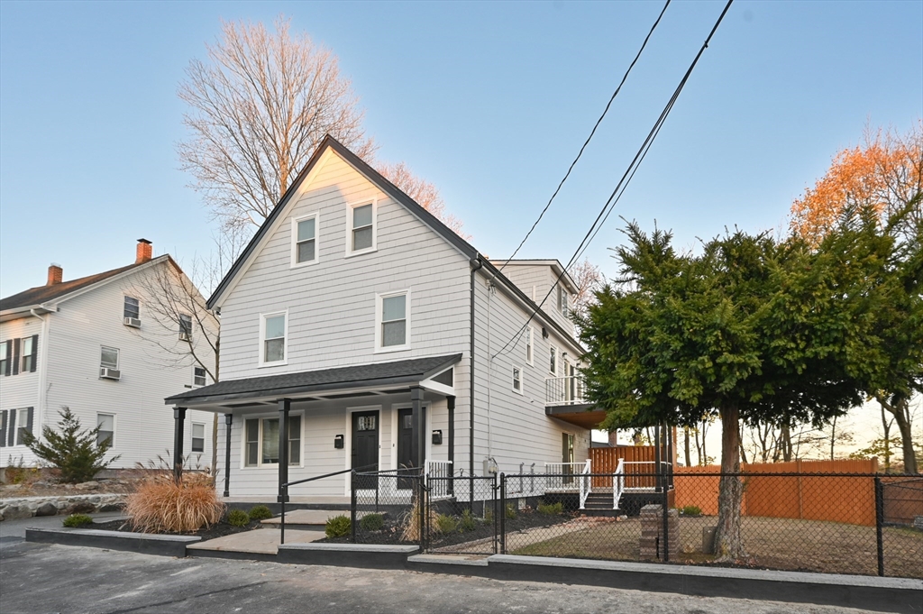 4 Rockland Street, Wakefield, Massachusetts, 3 Bedrooms Bedrooms, 8 Rooms Rooms,2 BathroomsBathrooms,Residential,For Sale,Rockland Street,73314893