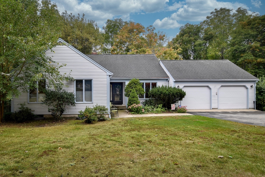 16 Lookout Farm Rd, Natick, Massachusetts, 3 Bedrooms Bedrooms, 7 Rooms Rooms,2 BathroomsBathrooms,Residential,For Sale,Lookout Farm Rd,73314939