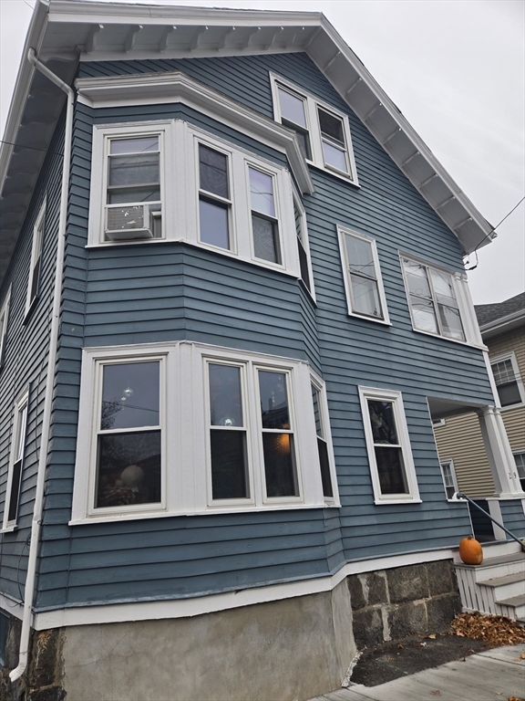 29 Harbor Street, Salem, Massachusetts, 7 Bedrooms Bedrooms, 18 Rooms Rooms,4 BathroomsBathrooms,Residential Income,For Sale,Harbor Street,73314993