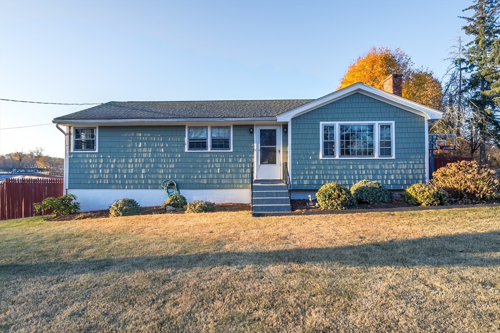 28 Peters Ave, Marlborough, Massachusetts, 3 Bedrooms Bedrooms, 7 Rooms Rooms,2.5 BathroomsBathrooms,Residential,For Sale,Peters Ave,73314992