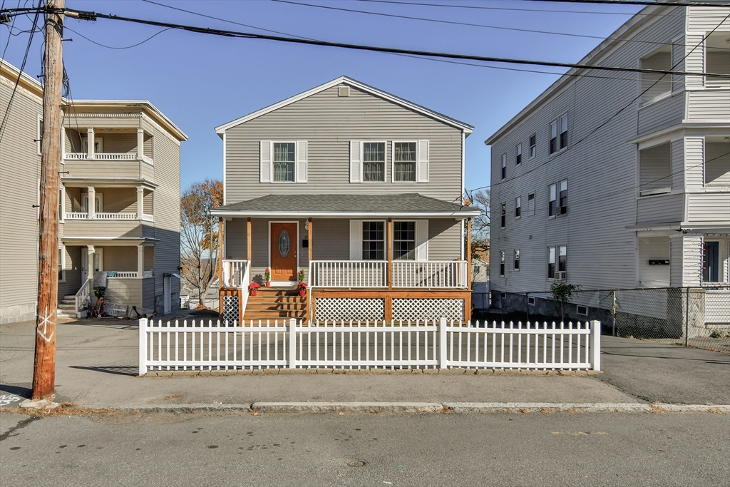 15 Hamilton St, Lawrence, Massachusetts, 3 Bedrooms Bedrooms, 6 Rooms Rooms,2.5 BathroomsBathrooms,Residential,For Sale,Hamilton St,73314994