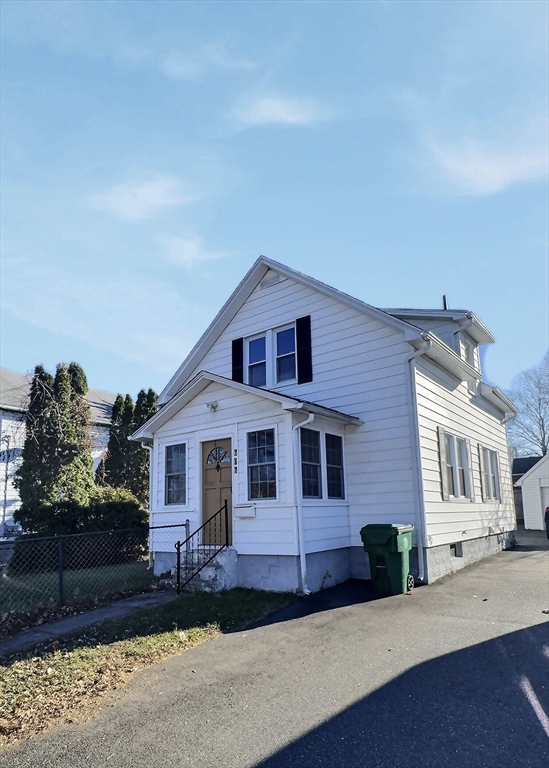 606 E Main St, Chicopee, Massachusetts, 3 Bedrooms Bedrooms, 5 Rooms Rooms,2 BathroomsBathrooms,Residential,For Sale,E Main St,73315053