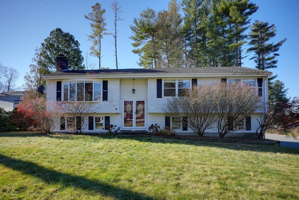 4 Ivy Path, Shrewsbury, Massachusetts, 3 Bedrooms Bedrooms, 6 Rooms Rooms,2 BathroomsBathrooms,Residential,For Sale,Ivy Path,73315077