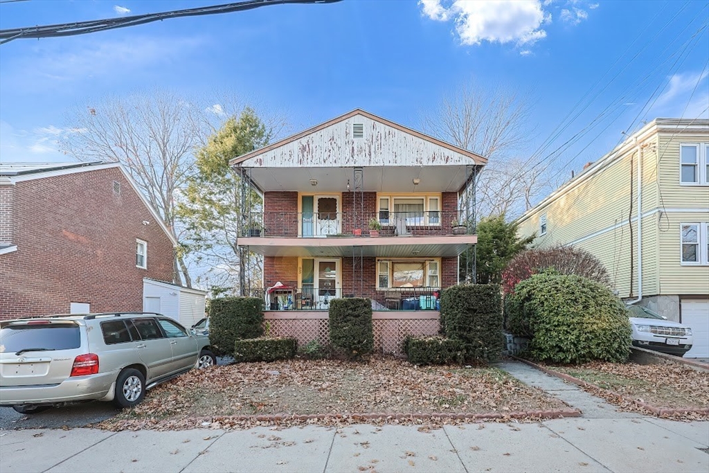 95 Woodhaven St, Boston, Massachusetts, 6 Bedrooms Bedrooms, 10 Rooms Rooms,2 BathroomsBathrooms,Residential Income,For Sale,Woodhaven St,73315091