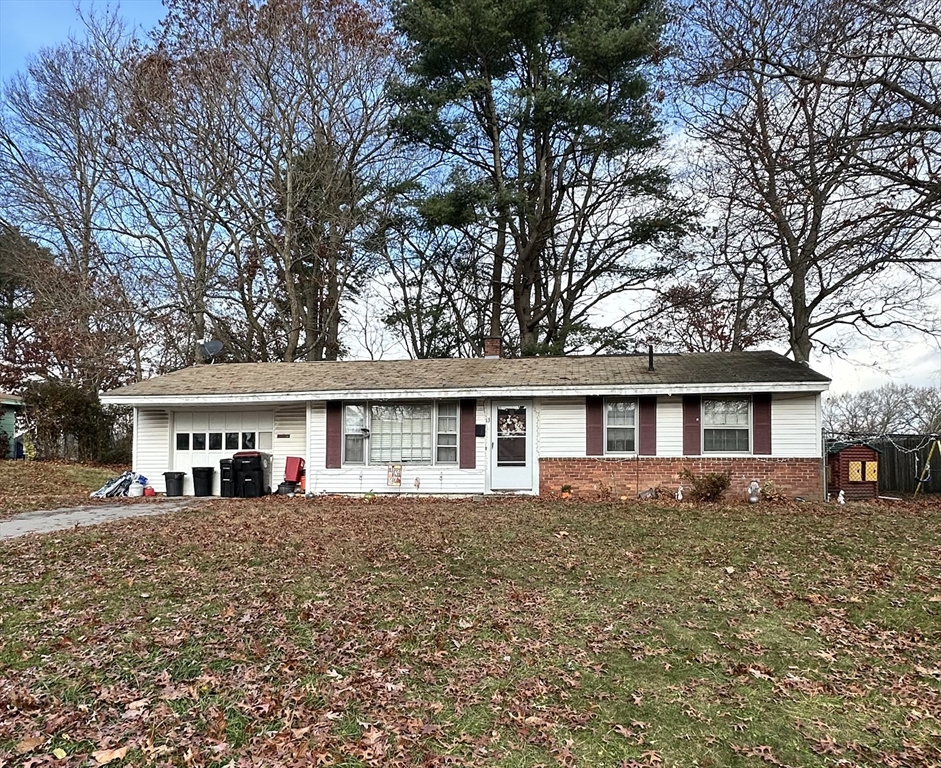 13 Irene Circle, Brockton, Massachusetts, 3 Bedrooms Bedrooms, 5 Rooms Rooms,1 BathroomBathrooms,Residential,For Sale,Irene Circle,73315097