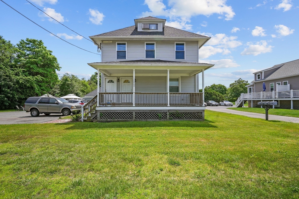 1663 Fall River Ave, Seekonk, Massachusetts, 3 Bedrooms Bedrooms, 8 Rooms Rooms,2 BathroomsBathrooms,Residential Income,For Sale,Fall River Ave,73315103