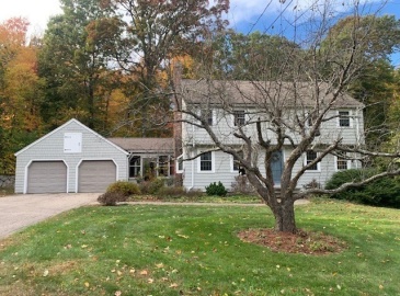 21 Footpath Road, Chelmsford, Massachusetts, 4 Bedrooms Bedrooms, 9 Rooms Rooms,2 BathroomsBathrooms,Residential,For Sale,Footpath Road,73267547
