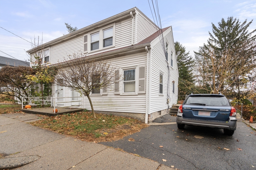 24 Mechanic St., Newton, Massachusetts, 2 Bedrooms Bedrooms, 4 Rooms Rooms,1.5 BathroomsBathrooms,Residential,For Sale,Mechanic St.,73315227