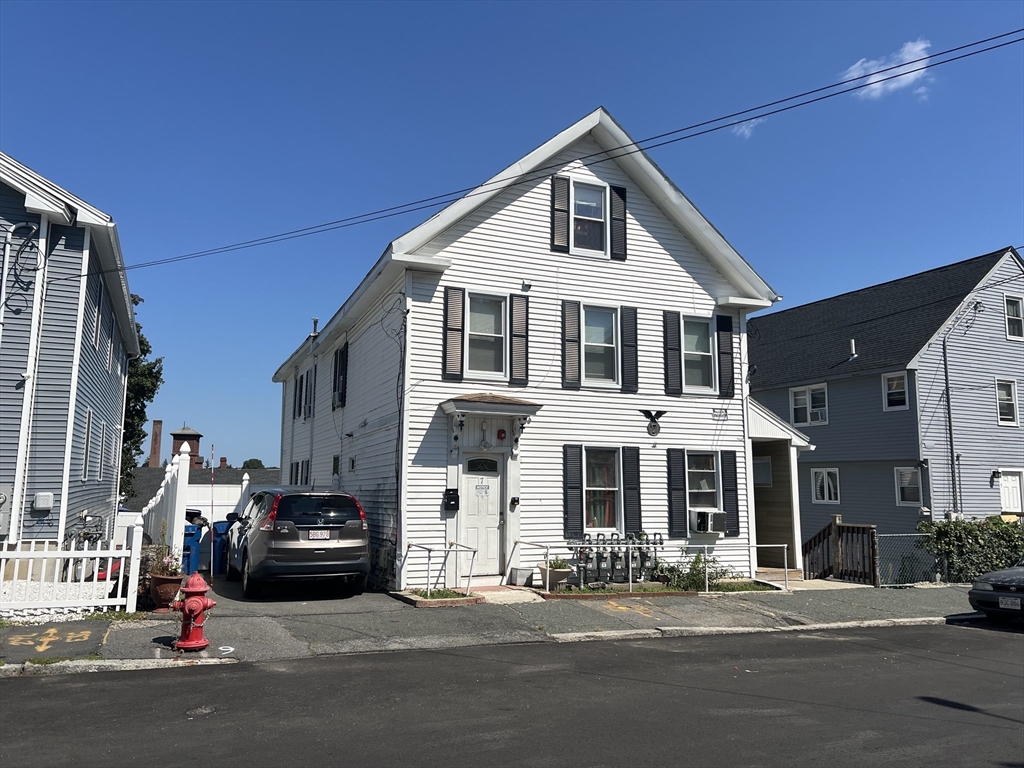 7 Forest St, Lawrence, Massachusetts, 5 Bedrooms Bedrooms, 17 Rooms Rooms,6 BathroomsBathrooms,Residential Income,For Sale,Forest St,73315326