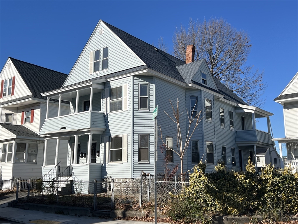 264 Bailey Street, Lawrence, Massachusetts, 1 Bedroom Bedrooms, 3 Rooms Rooms,1 BathroomBathrooms,Residential Lease,For Rent,Bailey Street,73315368