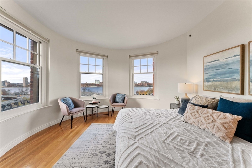 4 Charlesgate East, Boston, Massachusetts, 2 Bedrooms Bedrooms, 5 Rooms Rooms,2 BathroomsBathrooms,Residential,For Sale,Charlesgate East,73315378