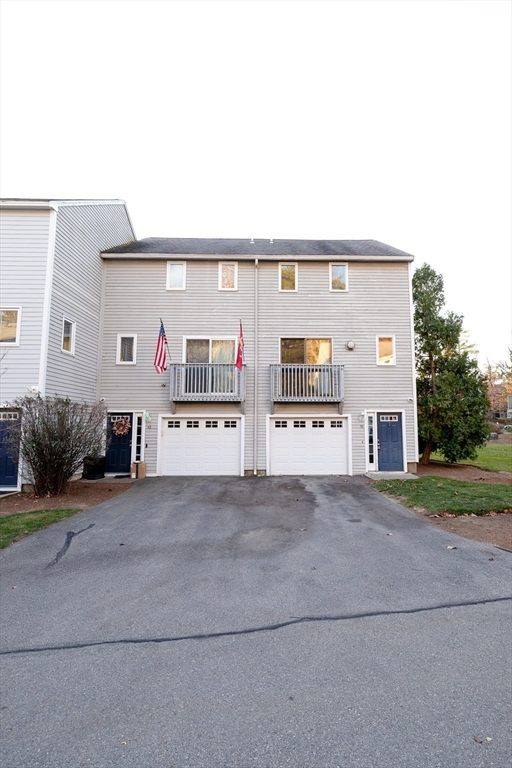 46 Pofile Circle, Nashua, New Hampshire, 2 Bedrooms Bedrooms, 5 Rooms Rooms,1.5 BathroomsBathrooms,Residential,For Sale,Pofile Circle,73315385