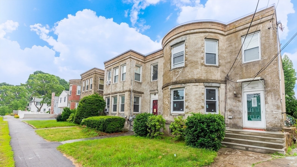 680 Boylston Street, Newton, Massachusetts, 4 Bedrooms Bedrooms, 8 Rooms Rooms,3 BathroomsBathrooms,Residential,For Sale,Boylston Street,73315386