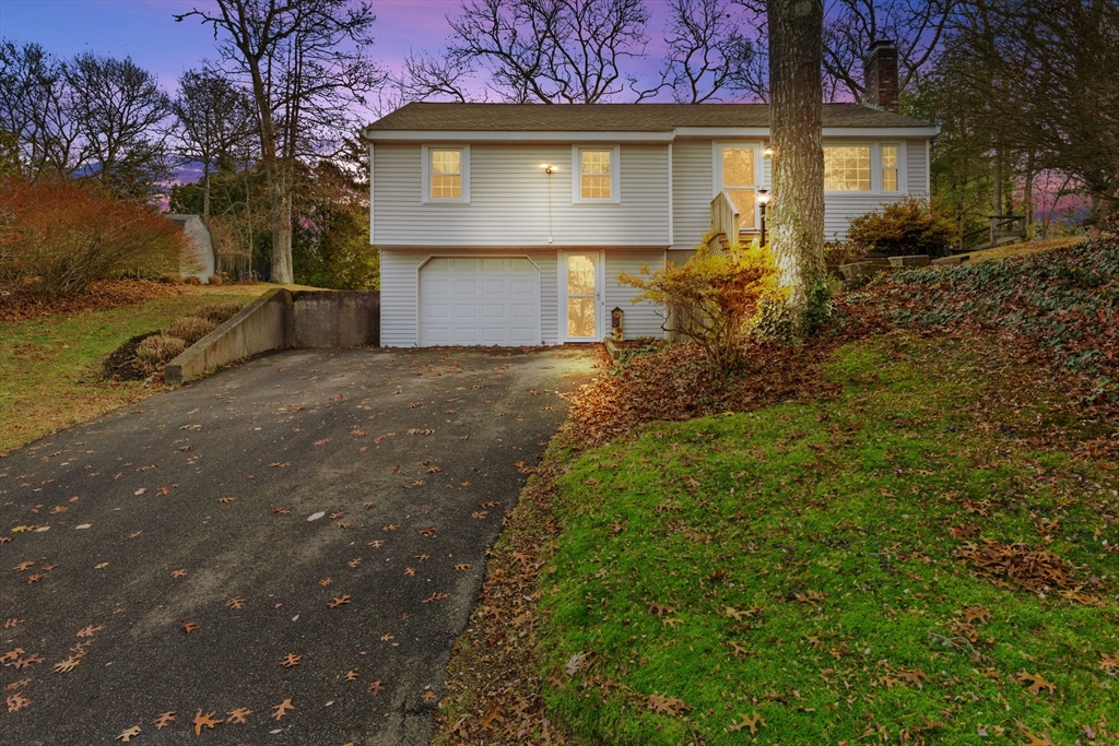 8 Observatory Ln, Bourne, Massachusetts, 3 Bedrooms Bedrooms, 5 Rooms Rooms,2 BathroomsBathrooms,Residential,For Sale,Observatory Ln,73315399