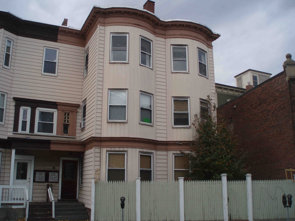 67 River St, Cambridge, Massachusetts, 2 Bedrooms Bedrooms, 4 Rooms Rooms,1 BathroomBathrooms,Residential Lease,For Rent,River St,73315401