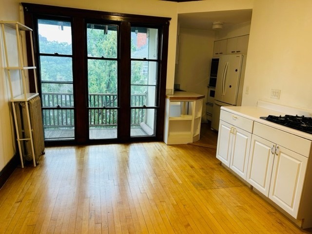 2 Clinton Street, Cambridge, Massachusetts, 2 Bedrooms Bedrooms, 4 Rooms Rooms,1 BathroomBathrooms,Residential Lease,For Rent,Clinton Street,73315402