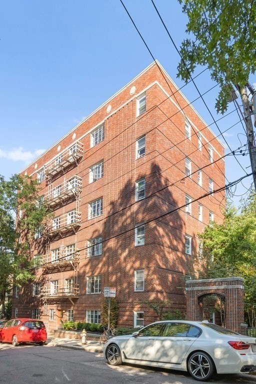 36 Highland Ave, Cambridge, Massachusetts, 2 Bedrooms Bedrooms, 4 Rooms Rooms,1 BathroomBathrooms,Residential Lease,For Rent,Highland Ave,73315405