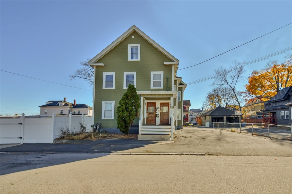 27-29 Dorchester, Lawrence, Massachusetts, 8 Bedrooms Bedrooms, 12 Rooms Rooms,4 BathroomsBathrooms,Residential Income,For Sale,Dorchester,73315442