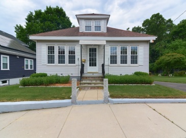 10 Clifford St, Framingham, Massachusetts, 3 Bedrooms Bedrooms, 8 Rooms Rooms,2 BathroomsBathrooms,Residential,For Sale,Clifford St,73251246