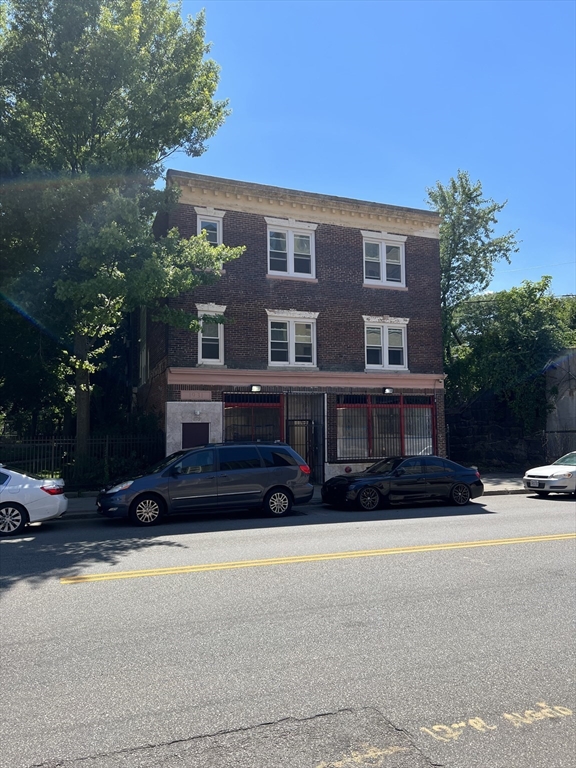 693-691 Dudley St, Boston, Massachusetts, 8 Bedrooms Bedrooms, 13 Rooms Rooms,4 BathroomsBathrooms,Residential Income,For Sale,Dudley St,73315512