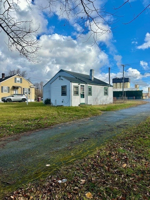 91 S Main St, Acushnet, Massachusetts, 1 Bedroom Bedrooms, 3 Rooms Rooms,1 BathroomBathrooms,Residential,For Sale,S Main St,73315513