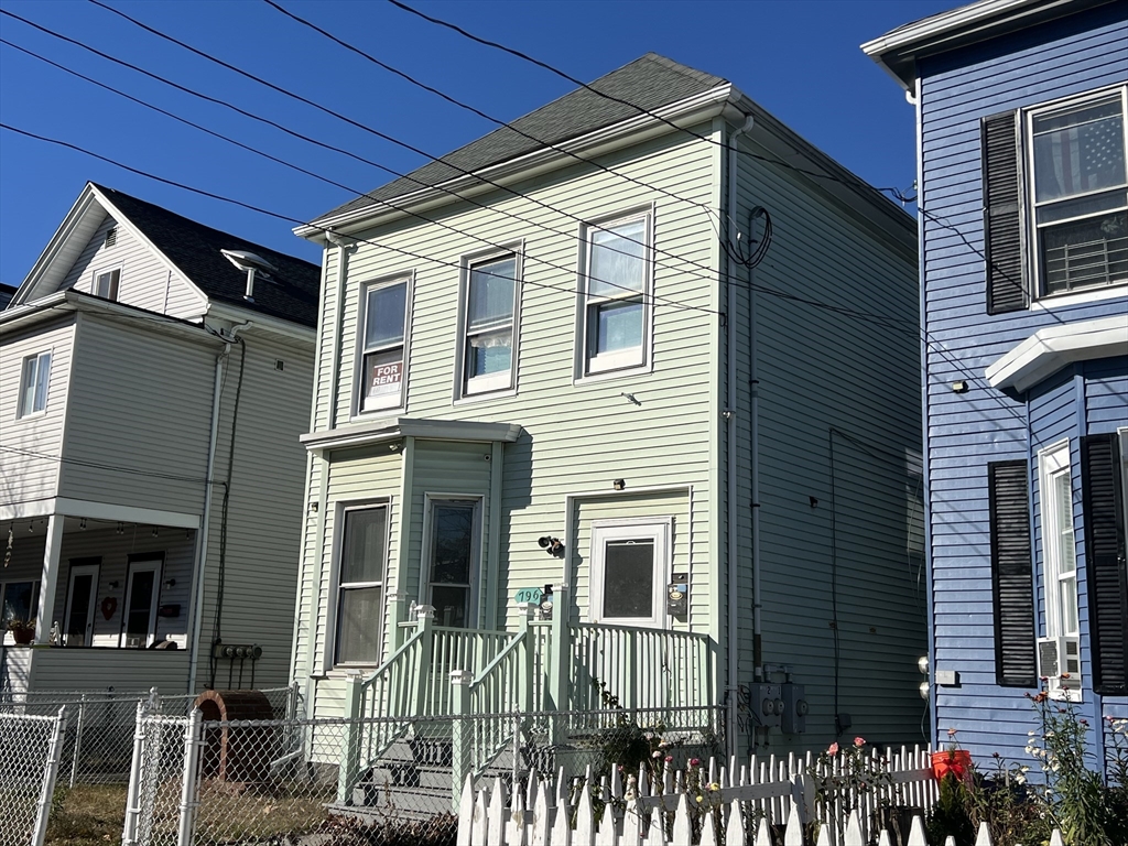 796 Broadway, Chelsea, Massachusetts, 3 Bedrooms Bedrooms, 5 Rooms Rooms,1 BathroomBathrooms,Residential Lease,For Rent,Broadway,73315652